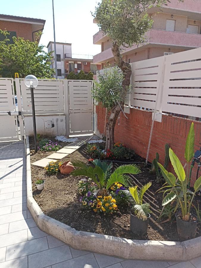 Touch&Go - Stanza Privata Con Servizi Ciampino Exteriér fotografie