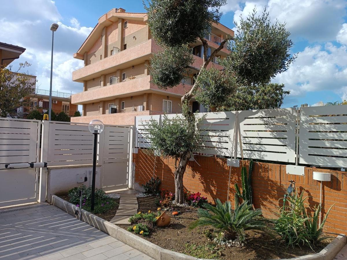 Touch&Go - Stanza Privata Con Servizi Ciampino Exteriér fotografie