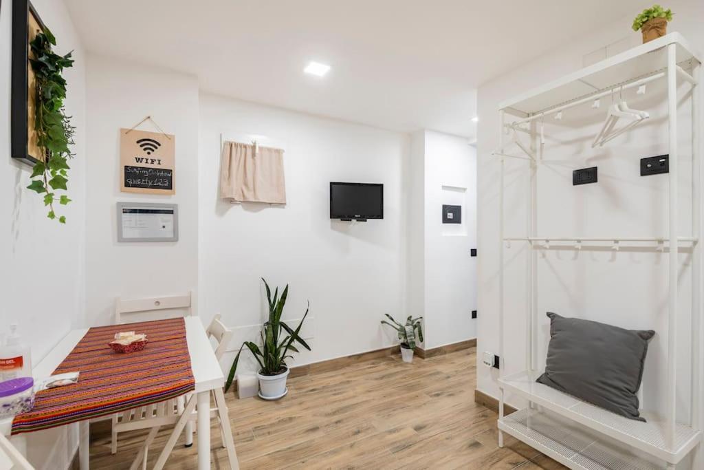 Touch&Go - Stanza Privata Con Servizi Ciampino Exteriér fotografie
